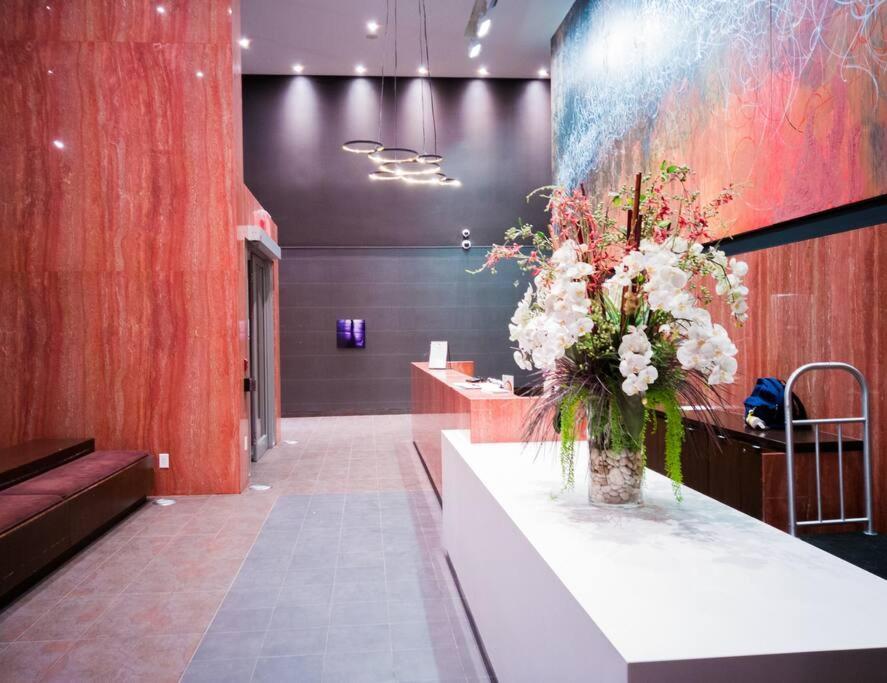 Luxury 2Br Toronto Downtown Condo W/ Cn Tower View 외부 사진