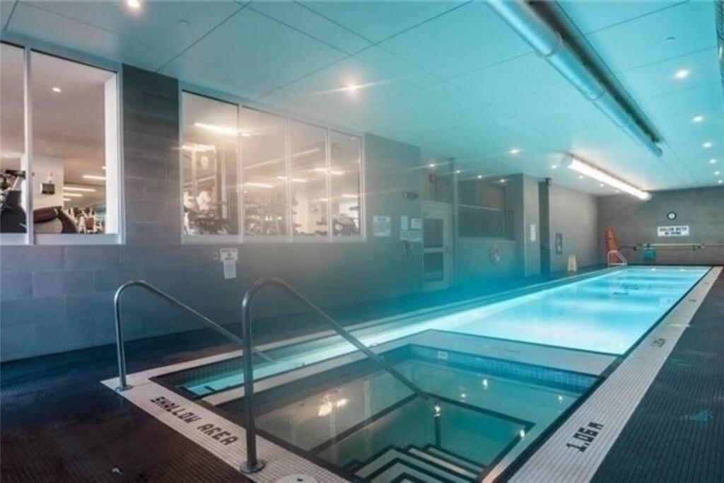 Luxury 2Br Toronto Downtown Condo W/ Cn Tower View 외부 사진