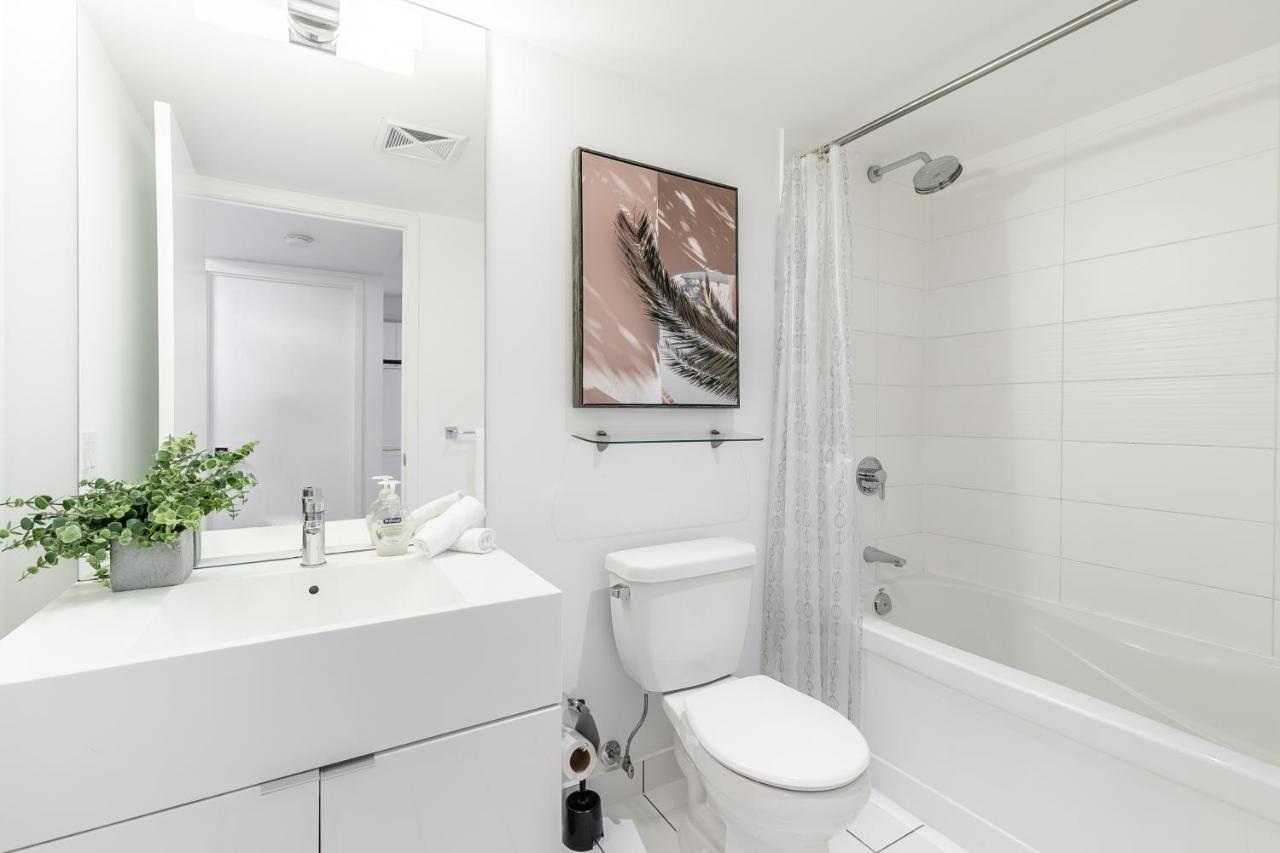 Luxury 2Br Toronto Downtown Condo W/ Cn Tower View 외부 사진